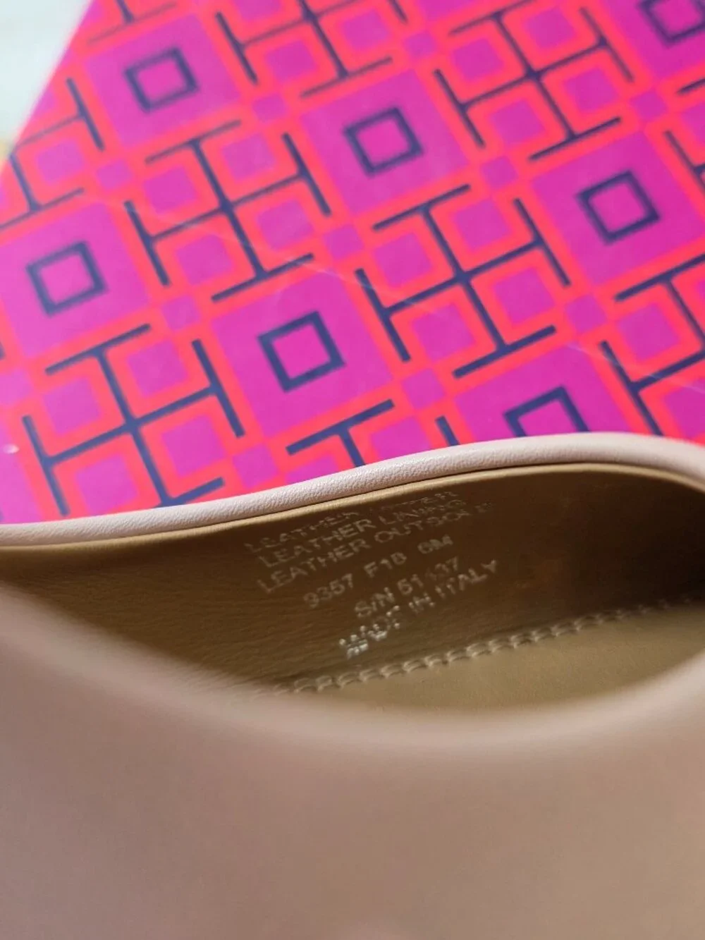 Tory Burch Penelope 85 mm Cap-Toe Pump seashell pink black 6
